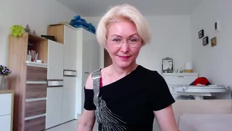 Snapshot of jasmin18v chatting on 20, 5, 2026 Jasmin room for people 40 online show from 20, 5, 2026