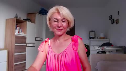 Snapshot of jasmin18v chatting on 4, 6, 2026 Jasmin room for people 40 online show from 4, 6, 2026