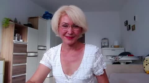 Snapshot of jasmin18v chatting on 7, 6, 2026 Jasmin room for people 40 online show from 7, 6, 2026