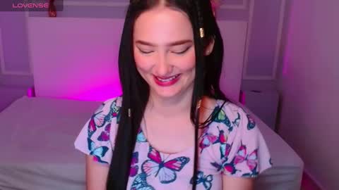 Snapshot of jasminebella0 chatting on 2, 3, 2025 Jazmin online show from 2, 3, 2025