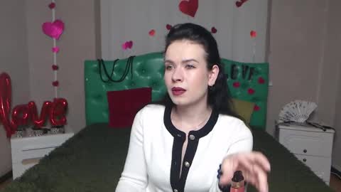 JasmineKouch online show from 26, 11, 2025