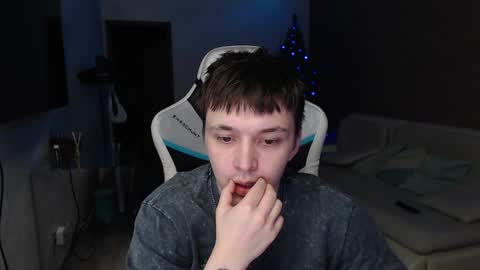 Snapshot of jayce_icestone chatting on 8, 1, 2025 Jayce online show from 8, 1, 2025