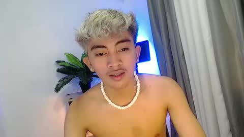 jaysee_hugecox online show from 17, 4, 2026