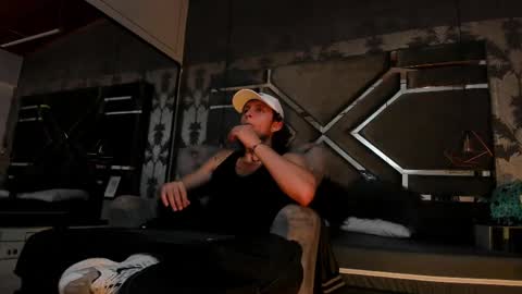 Snapshot of jaytaylorr chatting on 23, 4, 2026 Jay Taylor online show from 23, 4, 2026