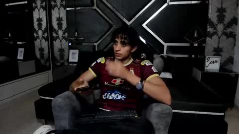 Snapshot of jaytaylorr chatting on 24, 4, 2026 Jay Taylor online show from 24, 4, 2026