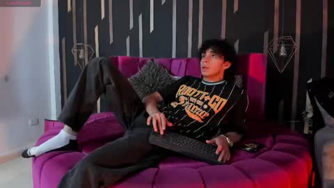 Snapshot of jaytaylorr chatting on 2, 5, 2026 Jay Taylor online show from 2, 5, 2026