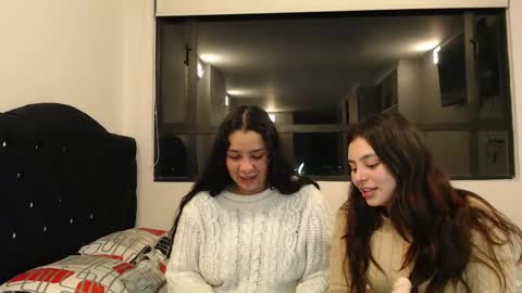 Jazmin and Scarlett online show from 1, 2, 2025