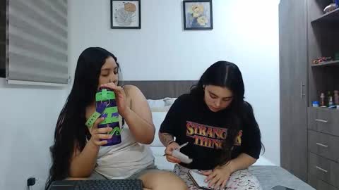 Jazmin and Scarlett online show from 4, 3, 2026