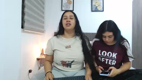 Jazmin and Scarlett online show from 6, 3, 2026