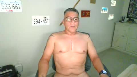 Snapshot of jc1971 chatting on 13, 5, 2026 jc1971 online show from 13, 5, 2026