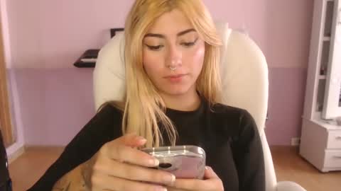 Jean online show from 5, 3, 2025