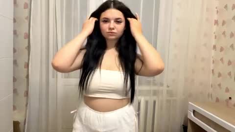Snapshot of jeannaglanzer chatting on 19, 6, 2026 Alisa online show from 19, 6, 2026