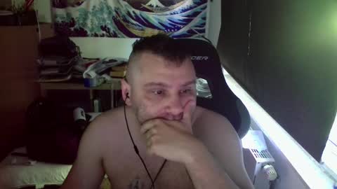 Snapshot of jeetzys chatting on 25, 5, 2026 you may know me lol online show from 25, 5, 2026