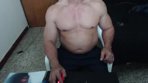 Snapshot of jefmuscletw chatting on 26, 1, 2025 brayam online show from 26, 1, 2025