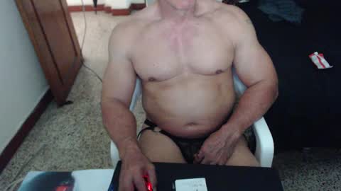 Snapshot of jefmuscletw chatting on 31, 1, 2025 brayam online show from 31, 1, 2025