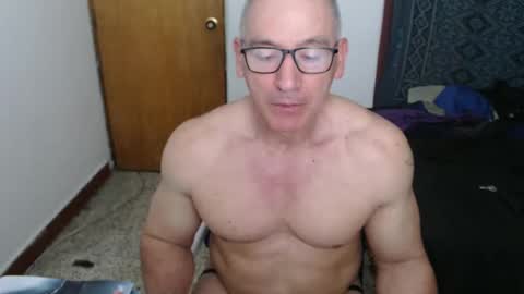 Snapshot of jefmuscletw chatting on 18, 9, 2025 brayam online show from 18, 9, 2025