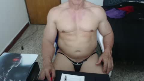 Snapshot of jefmuscletw chatting on 27, 9, 2025 brayam online show from 27, 9, 2025