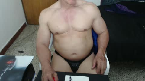 Snapshot of jefmuscletw chatting on 7, 10, 2025 brayam online show from 7, 10, 2025