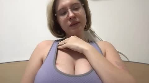 Snapshot of jelly_gum chatting on 5, 2, 2026 Inna online show from 5, 2, 2026