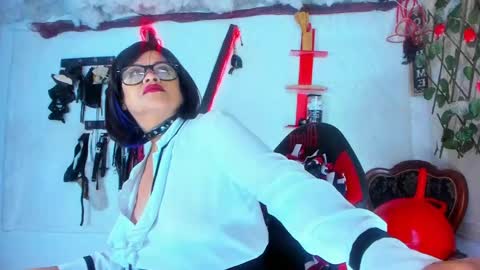 jena_derbo online show from 25, 2, 2025