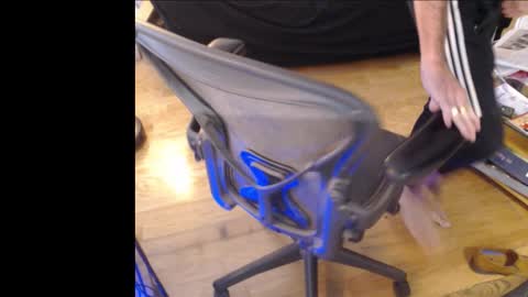 PegMePlease online show from 17, 12, 2025