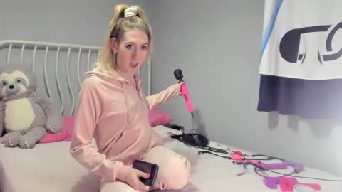 Snapshot of jenbydoll chatting on 2, 2, 2025 JenbyDoll online show from 2, 2, 2025