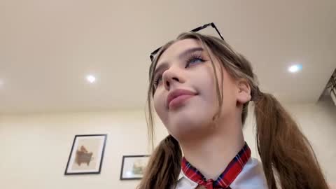 Dolly online show from 7, 11, 2025