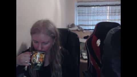 JenisAndPeter online show from 4, 4, 2026