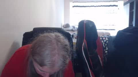 JenisAndPeter online show from 8, 4, 2026