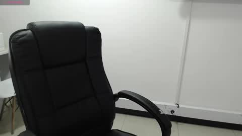 Snapshot of jenn_cg chatting on 25, 11, 2025 jenn online show from 25, 11, 2025