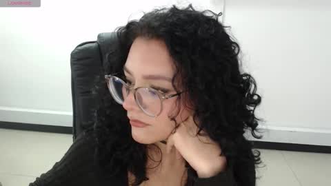 Snapshot of jenn_cg chatting on 27, 11, 2025 jenn online show from 27, 11, 2025