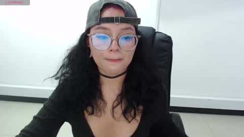 Snapshot of jenn_cg chatting on 2, 12, 2025 jenn online show from 2, 12, 2025