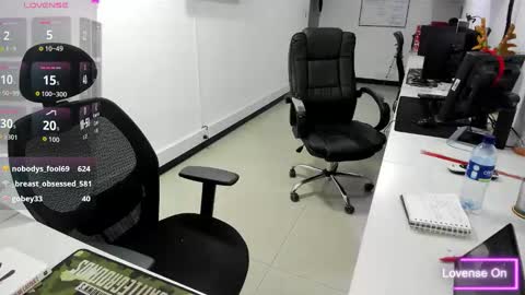 Snapshot of jenn_cg chatting on 19, 12, 2025 jenn online show from 19, 12, 2025