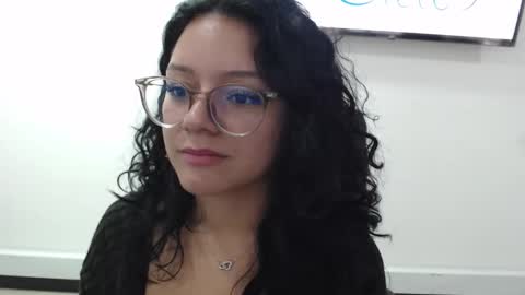 Snapshot of jenn_cg chatting on 7, 1, 2026 jenn online show from 7, 1, 2026