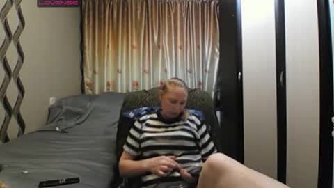 JenniDeep online show from 19, 4, 2026