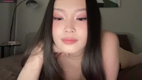 jennie_yung online show from 10, 6, 2026