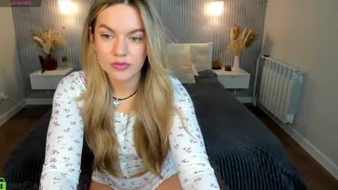 Jennifer Perezz online show from 13, 4, 2026