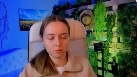 Snapshot of jennifergraces chatting on 6, 10, 2025 Jennifer online show from 6, 10, 2025