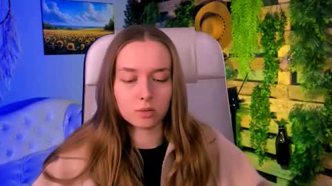 Snapshot of jennifergraces chatting on 8, 10, 2025 Jennifer online show from 8, 10, 2025
