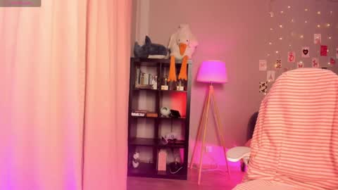 Snapshot of jenniferka chatting on 6, 5, 2026 jenniferka online show from 6, 5, 2026