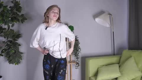 Snapshot of jenniferrakow chatting on 2, 4, 2026 Sofia online show from 2, 4, 2026
