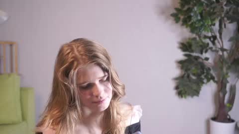 Snapshot of jenniferrakow chatting on 13, 5, 2026 Sofia online show from 13, 5, 2026