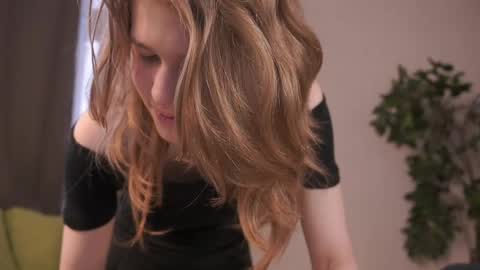 Snapshot of jenniferrakow chatting on 17, 5, 2026 Sofia online show from 17, 5, 2026