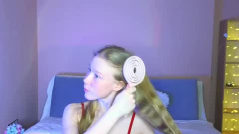 Snapshot of jenny_angelok chatting on 28, 4, 2026 Next broadcast on December 05 subject to change online show from 28, 4, 2026
