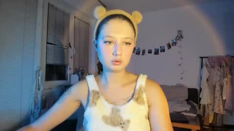 Jennifer Jenny Darling   online show from 2, 11, 2025