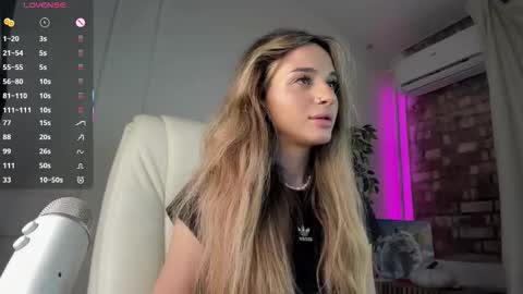 Snapshot of jenny_harringtons chatting on 28, 10, 2025 jenny_harringtons online show from 28, 10, 2025