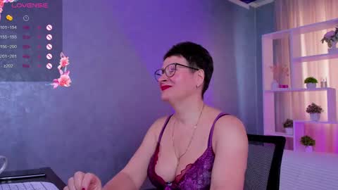 Snapshot of jennymons chatting on 25, 4, 2026 Jenny online show from 25, 4, 2026