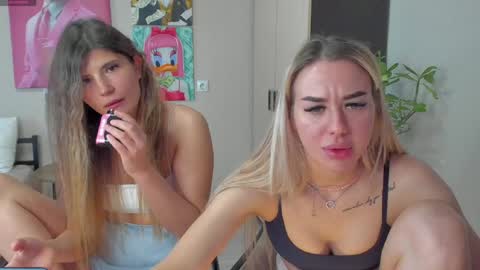 Snapshot of jeremayalove chatting on 5, 1, 2025 Hi hi We are Jessie and Betti online show from 5, 1, 2025