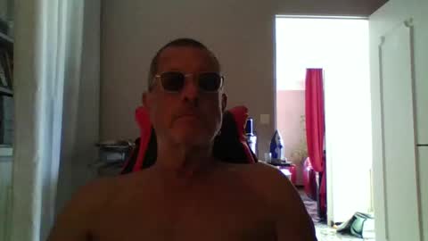 Snapshot of jerflor chatting on 8, 10, 2025 jerflor online show from 8, 10, 2025