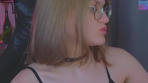 Snapshot of jess0e9 chatting on 5, 5, 2026 JessieVibes online show from 5, 5, 2026